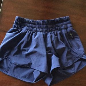 Lululemon tracker shorts